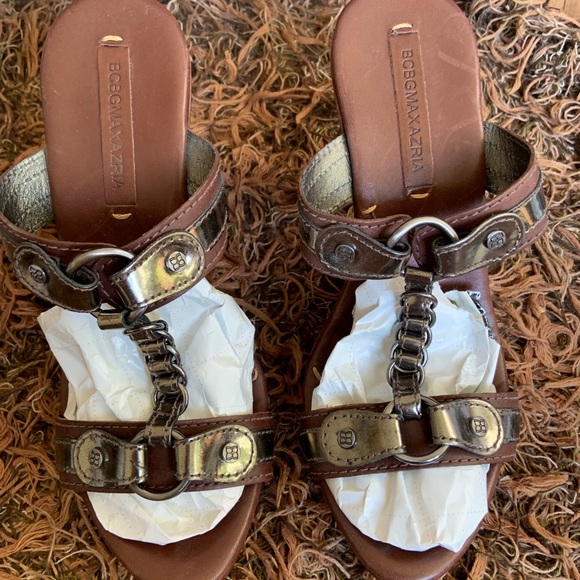 ✨ Y2K BCBG PUMP HEELS ✨ - Picture 1 of 3